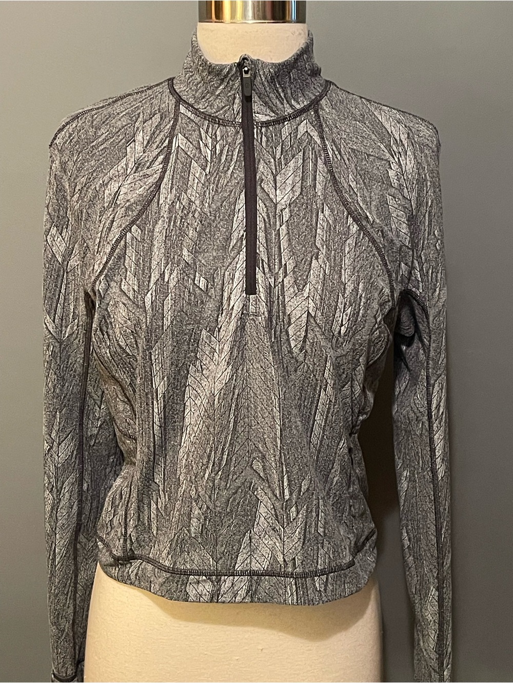 Lululemon Its Rulu Run Cropped Half Zip Reverberate Chevron Jacquard Graphite 10 - Picture 4 of 14